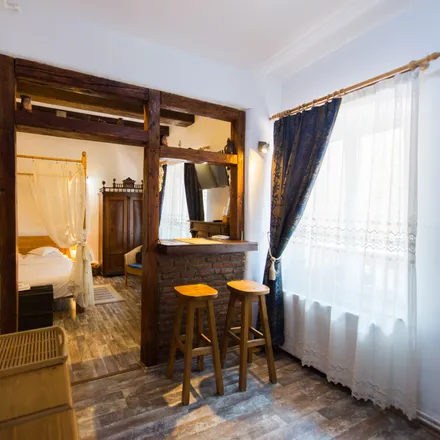 Image 4 - 5 to go, Strada Nicolae Bălcescu, 500019 Brasov, Romania - Apartment for rent