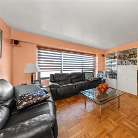 Image 3 - 21-25 34th Avenue, New York, NY 11106, USA - Apartment for sale