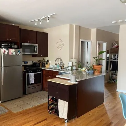 Image 4 - 1902 W North Ave Apt 2, Chicago, Illinois, 60622 - House for rent