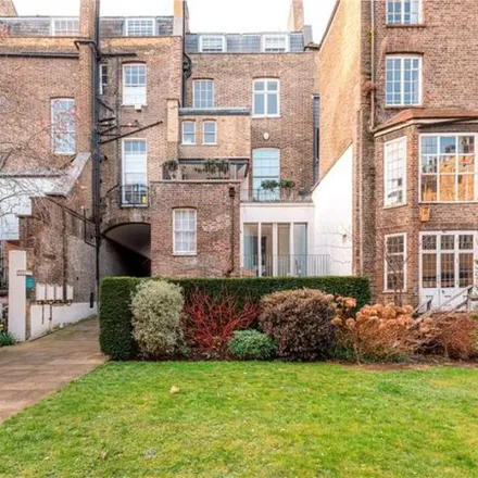 Rent this 3 bed apartment on 33 Chesham Place in London, SW1X 8HB