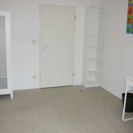 Rent this 4 bed apartment on Fuß-Kompetenz-Zentrum in Stromstraße, 10551 Berlin