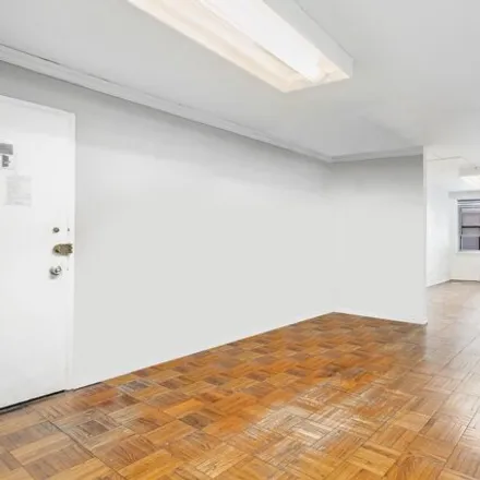 Image 1 - 55 East 87th Street, New York, NY 10128, USA - Apartment for sale