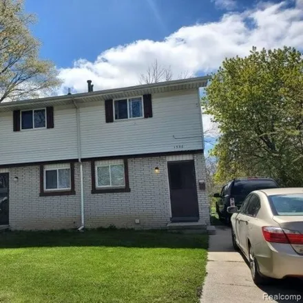 Buy this 4 bed house on 1332 Hiland Street in City of Saginaw, MI 48601