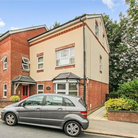 Rent this 1 bed apartment on St Saviour's Crescent in Luton, LU1 5AD