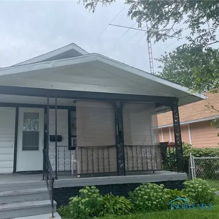 Buy this 2 bed house on 1504 Upton Ave in Toledo, Ohio