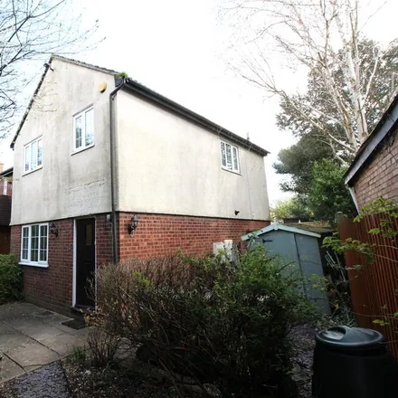 Rent this 3 bed duplex on Fitzroy Close in Billericay, CM12 0TY