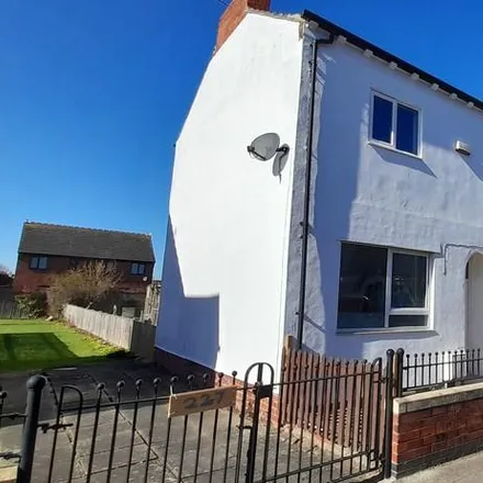 Rent this 3 bed house on 211 Alliance Avenue in Hull, HU3 6QY