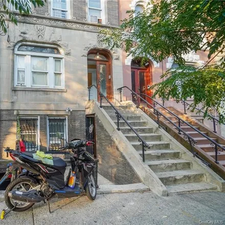 Image 2 - 1200 Union Avenue, New York, NY 10459, USA - Townhouse for sale