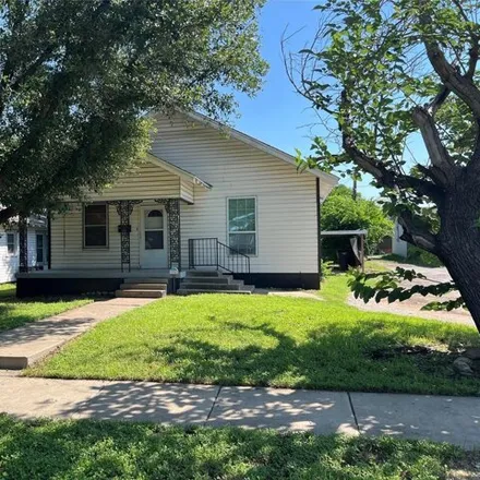 Buy this 3 bed house on 1620 Belmont Avenue in Fort Worth, TX 76106