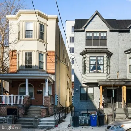 Rent this 3 bed house on Walnut Hill College in Sansom Street, Philadelphia