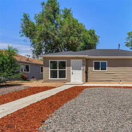 Buy this 3 bed house on 980 Vaughn St in Aurora, Colorado