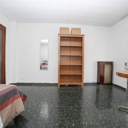 Image 9 - Kuups, Carrer de Conca, 46008 Valencia, Spain - Apartment for rent