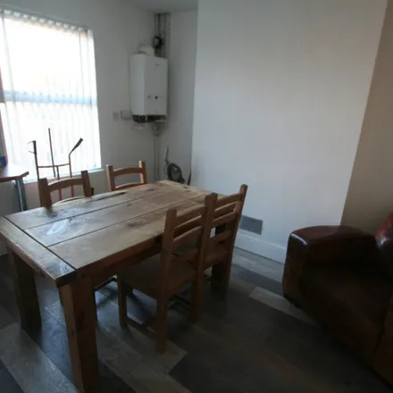Rent this 4 bed apartment on Princes Road in Ellesmere Port, CH65 8AG