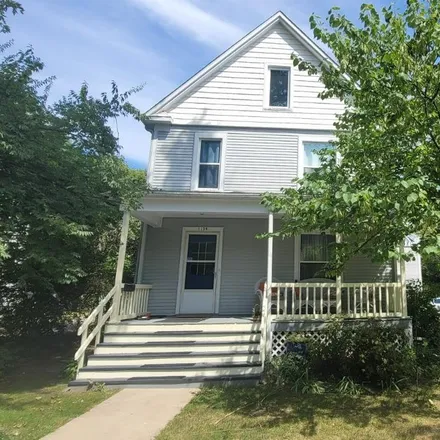 Buy this studio duplex on 1139 Michigan Avenue in Ann Arbor, MI 48104