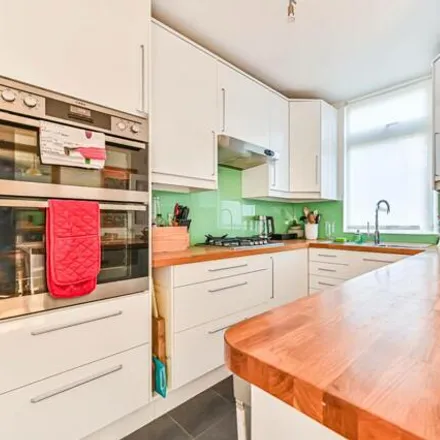 Image 7 - St Mary's Road, Gibbon Road, London, SE15 2AS, United Kingdom - House for sale