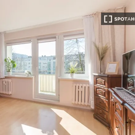 Rent this 3 bed room on Heleny Marusarzówny 9 in 80-288 Gdańsk, Poland