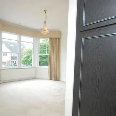 Image 6 - St Mary's Avenue, London, N3 1SP, United Kingdom - Apartment for rent