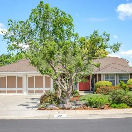 Buy this 3 bed house on 409 West Tenaya Avenue in Clovis, CA 93612