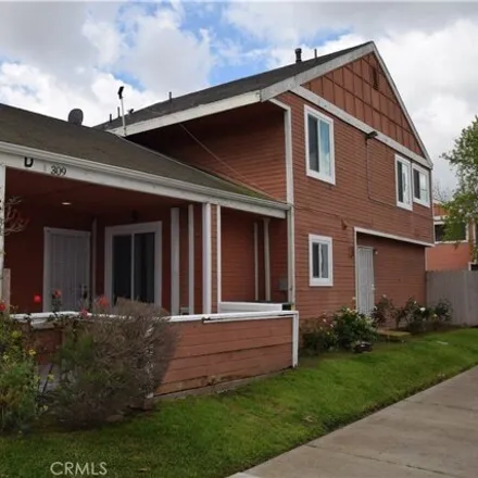 Buy this 3 bed townhouse on 1725 West 3rd Street in Santa Ana, CA 92703