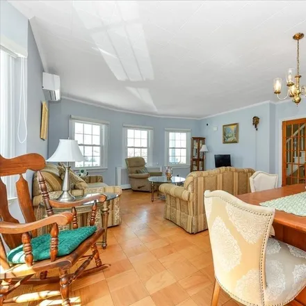Image 7 - 13-11 154th Street, New York, NY 11357, USA - House for sale