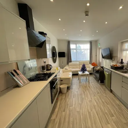 Rent this 7 bed townhouse on Kingswood Road in Manchester, M14 6SB