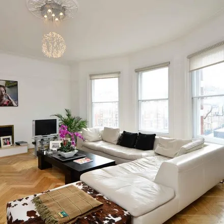 Rent this 2 bed apartment on Richmond Mansions in 250 Old Brompton Road, London