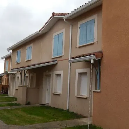 Rent this 3 bed apartment on 1 Passage Porte de Nerviaux in 09100 Pamiers, France