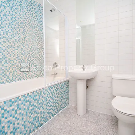 Rent this 1 bed apartment on 134 Cavell Street in London, E1 2EE