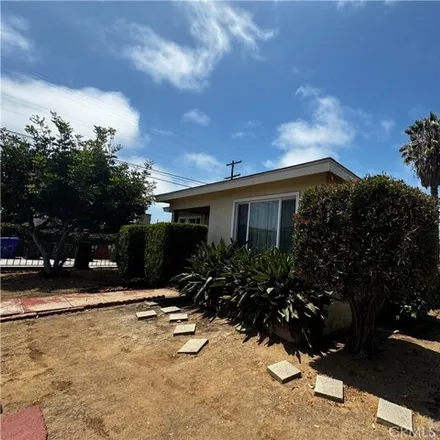 Image 3 - 810 S 38th St, San Diego, California, 92113 - House for sale