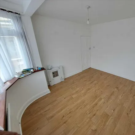 Image 3 - Waltham Drive, South Stanmore, London, HA8 5PJ, United Kingdom - Townhouse for rent