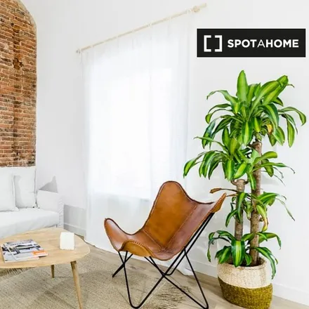 Rent this 2 bed apartment on Lizarran in Calle del Conde de Peñalver, 35