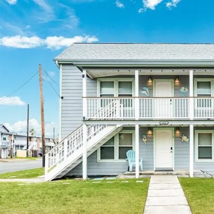 Rent this 2 bed house on 1044 11th Street in Galveston, TX 77550