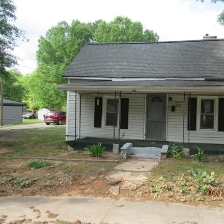 Buy this 3 bed house on 530 East Holly Street in Dallas, NC 28034