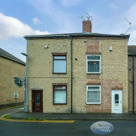 Buy this 2 bed townhouse on 40 Norfolk Street in Worksop, S80 1LE