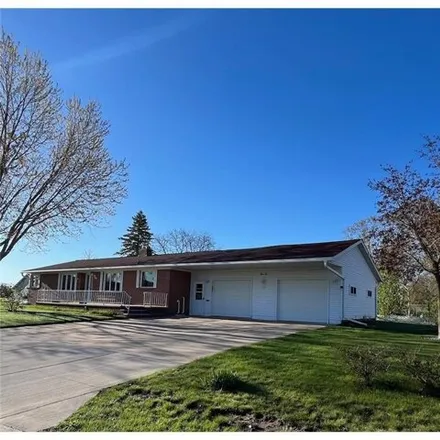 Image 3 - 557 Country Club Road, Sauk Centre, MN 56378, USA - House for sale