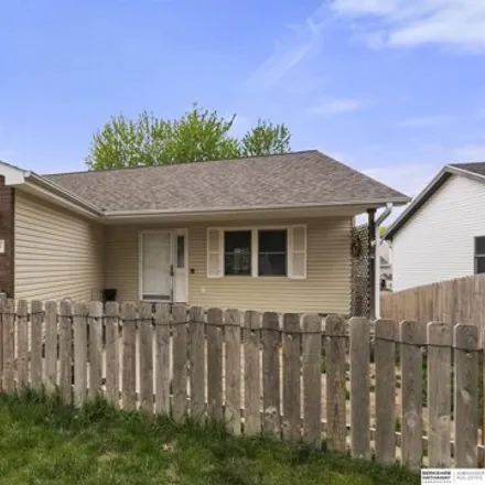 Buy this 4 bed house on 1601 Southwest 25th Street in Lincoln, NE 68522