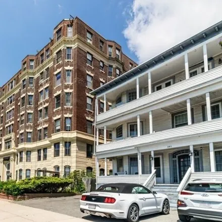 Image 2 - 285 Lynn Shore Drive, Lynn, MA 01903, USA - Condo for sale