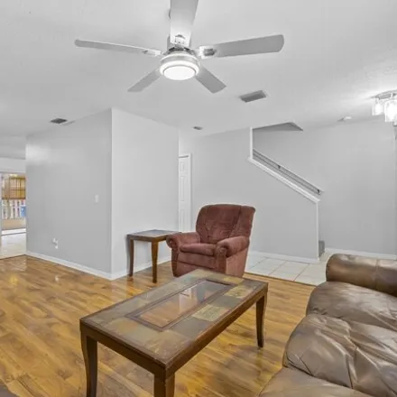 Image 3 - 2278 Manor Drive Northeast, Palm Bay, FL 32905, USA - Townhouse for sale