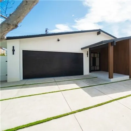 Buy this 3 bed house on 3207 Carter Avenue in Los Angeles, CA 90292