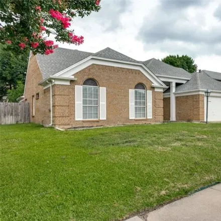 Image 2 - 128 Browning Ln, Grand Prairie, Texas, 75052 - House for sale