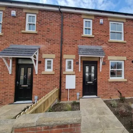 Rent this 3 bed townhouse on Sydney Street in Chesterfield, S40 1BQ