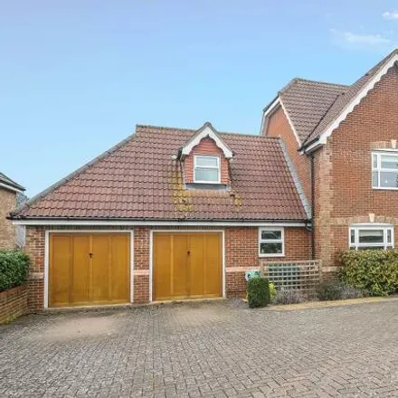 Rent this 5 bed house on Broad Field Road in Yarnton, OX5 1UL