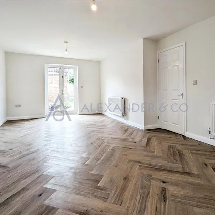 Image 2 - Shannon Road, Bicester, OX26 2RH, United Kingdom - Duplex for rent
