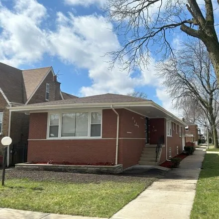 Image 1 - 9300 South Eberhart Avenue, Chicago, IL 60619, USA - House for sale