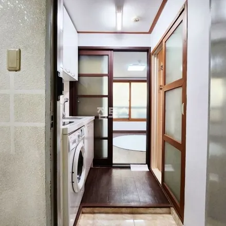Rent this studio apartment on 서울특별시 관악구 신림동 1427-2
