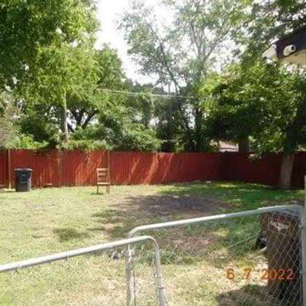 Image 2 - 1333 East Richmond Avenue, Fort Worth, TX 76104, USA - House for sale