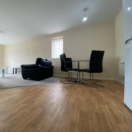 Image 4 - Hollins Court, Kenneth Close, Knowsley, L34 5NG, United Kingdom - Room for rent