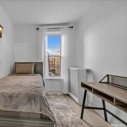Image 7 - 30-71 43rd Street, New York, NY 11103, USA - House for sale