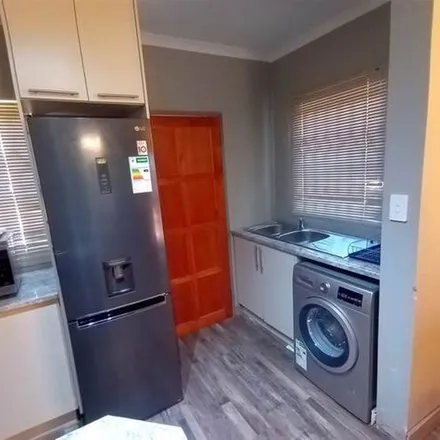 Image 5 - Greyhound Street, Hesteapark, Pretoria, 0155, South Africa - Apartment for rent
