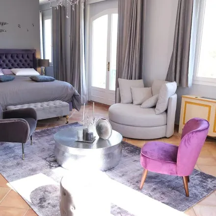 Rent this 8 bed house on 13890 Mouriès